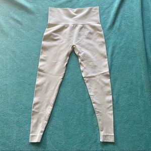 SET active Sportbody Leggings in oat milk